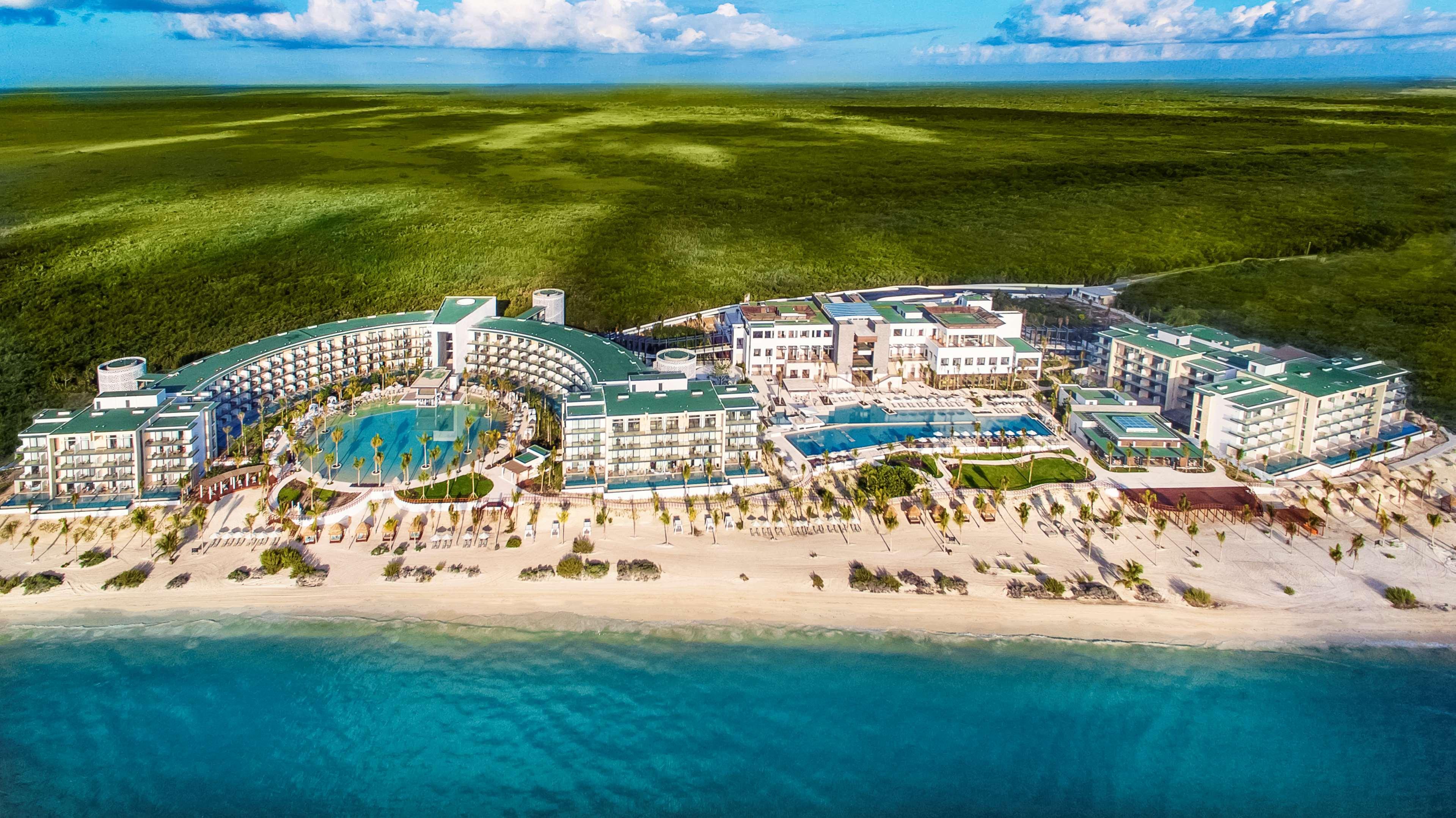 ヘブン リビエラ カンクン リゾート アンド スパ【大人専用・オールインクルーシブ】 Alfredo V. Bonfil エクステリア 写真 Aerial view of the resort