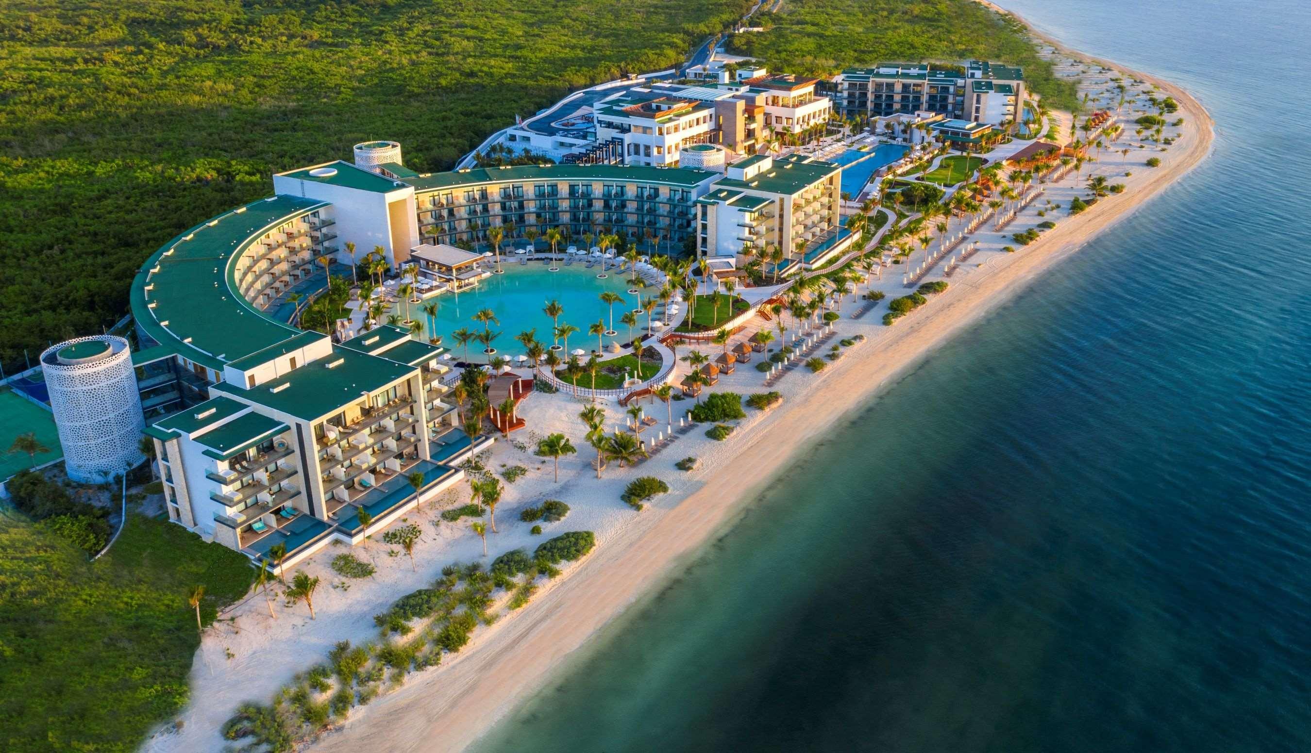 ヘブン リビエラ カンクン リゾート アンド スパ【大人専用・オールインクルーシブ】 Alfredo V. Bonfil エクステリア 写真 Aerial view of the resort