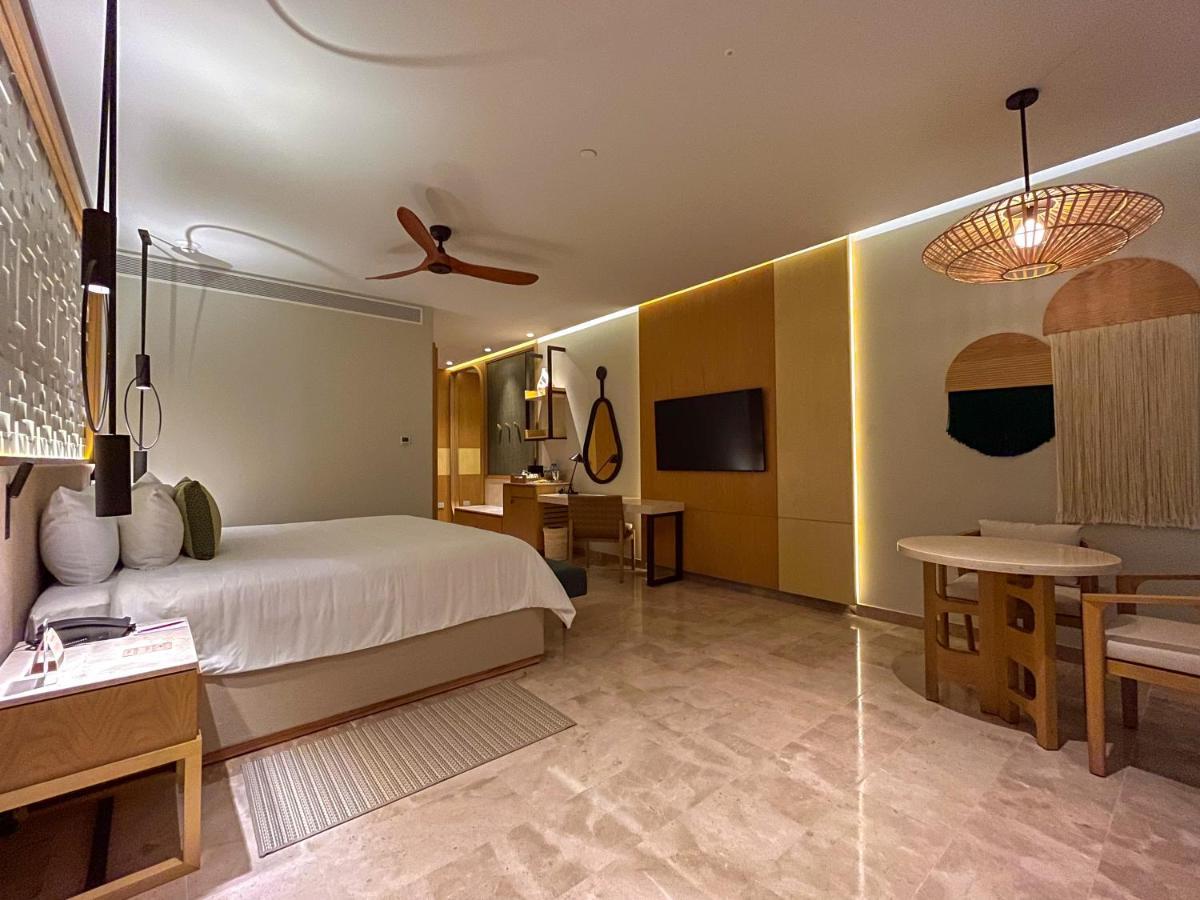 ヘブン リビエラ カンクン リゾート アンド スパ【大人専用・オールインクルーシブ】 Alfredo V. Bonfil エクステリア 写真 Junior Suite at the Grand at Moon Palace
