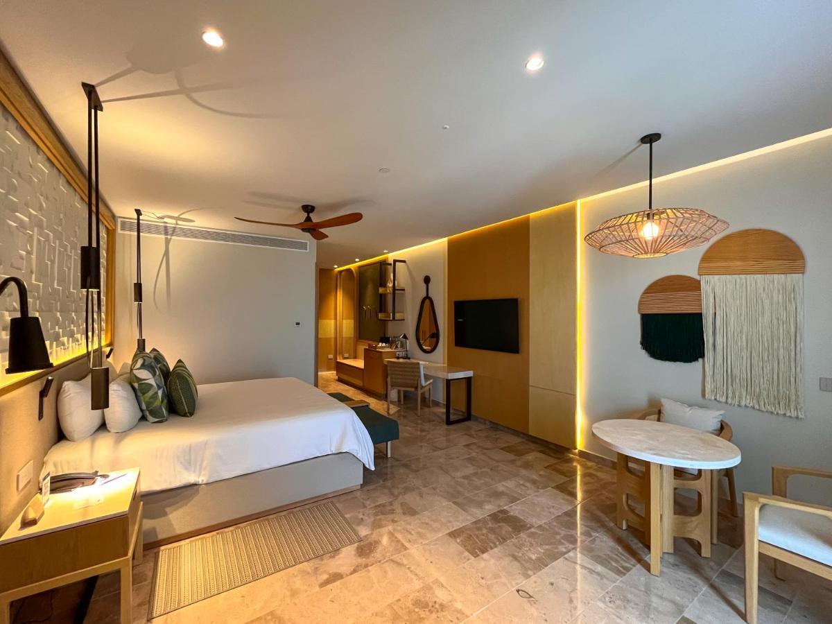 ヘブン リビエラ カンクン リゾート アンド スパ【大人専用・オールインクルーシブ】 Alfredo V. Bonfil エクステリア 写真 Junior Suite at the Grand at Moon Palace, Cancun