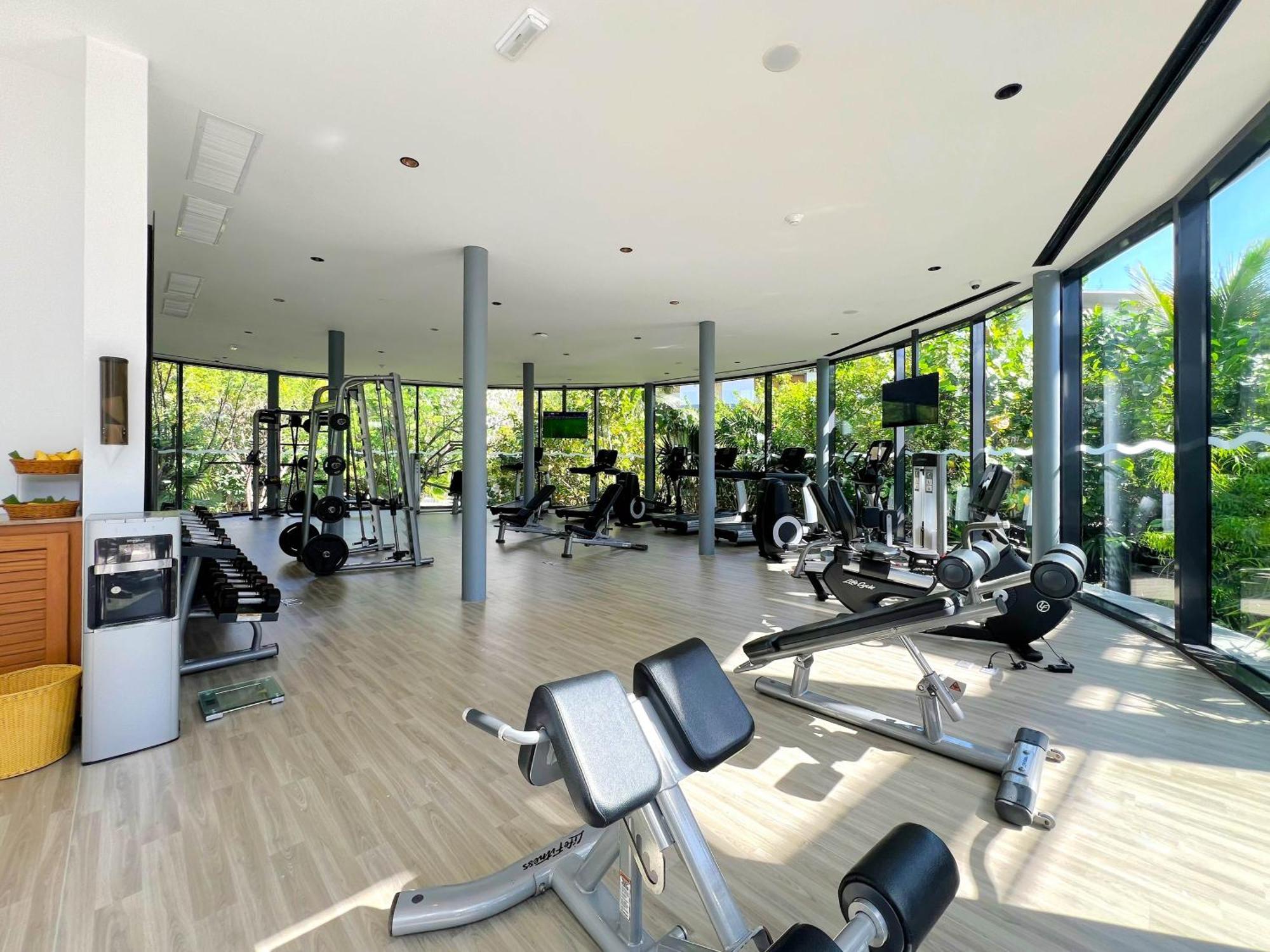 ヘブン リビエラ カンクン リゾート アンド スパ【大人専用・オールインクルーシブ】 Alfredo V. Bonfil エクステリア 写真 The gym at the resort