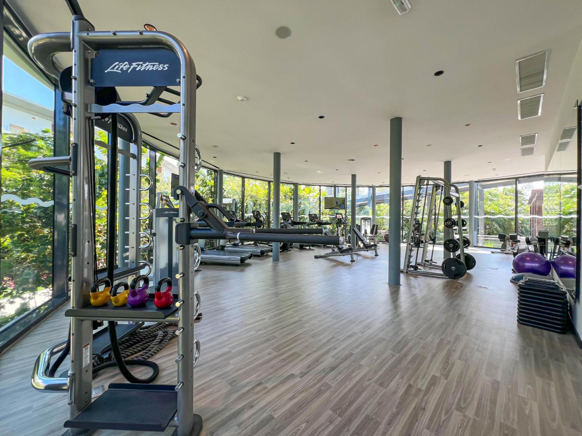 ヘブン リビエラ カンクン リゾート アンド スパ【大人専用・オールインクルーシブ】 Alfredo V. Bonfil エクステリア 写真 Life Fitness gym at the 10th floor of the hotel
